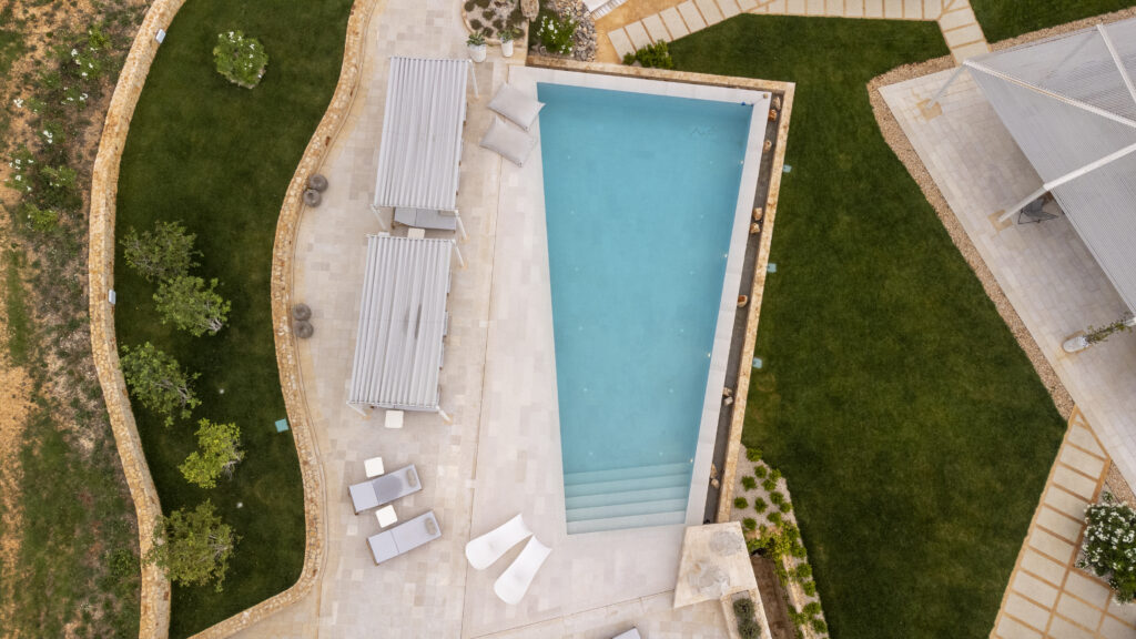 03_Swimming pool aerial view - Trullo delle Dame (2)