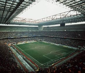 MILAN, ITALY - MARCH 12:  FUSSBALL: ITALIENISCHE LIGA - AC MAILAND und INTER MAILAND, STADION Giuseppe MEAZZA/SAN SIRO  (Photo by Bongarts/Getty Images)